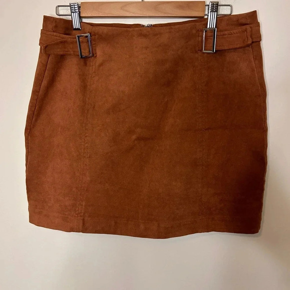 Bar III Faux Suede Mini Skirt Brown Camel Size 12 - Picture 2 of 5